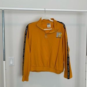 MTV half zip